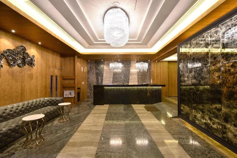 U Her Hotel 4