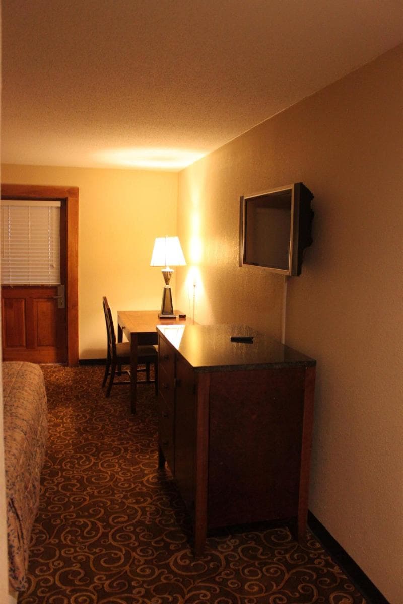 New Bedford Inn & Suites 3