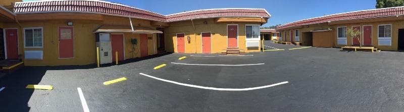 Harris Motel photo 1