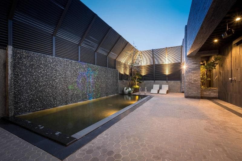 Icolour Villa main