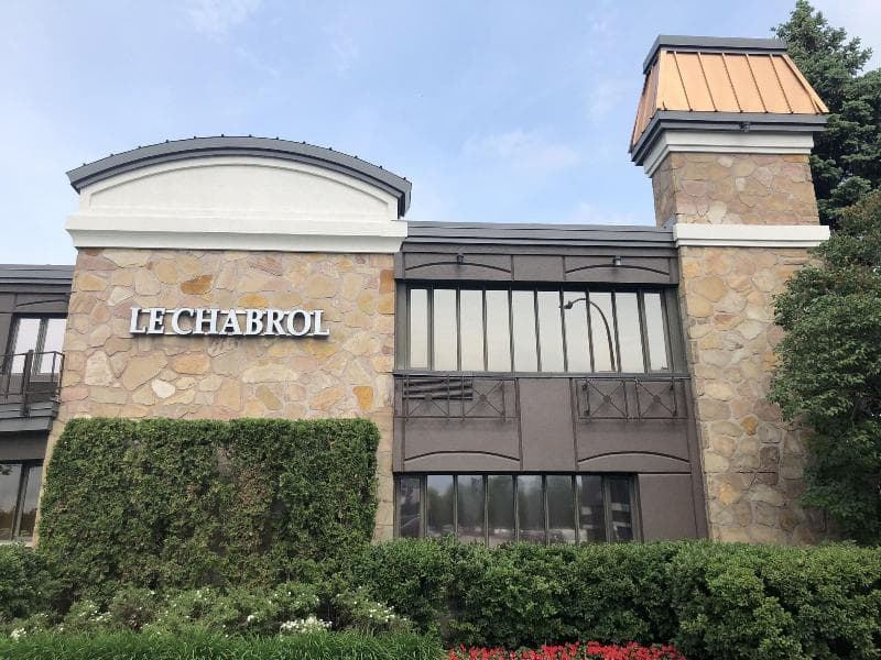 Le Chabrol Hotel & Suites 4