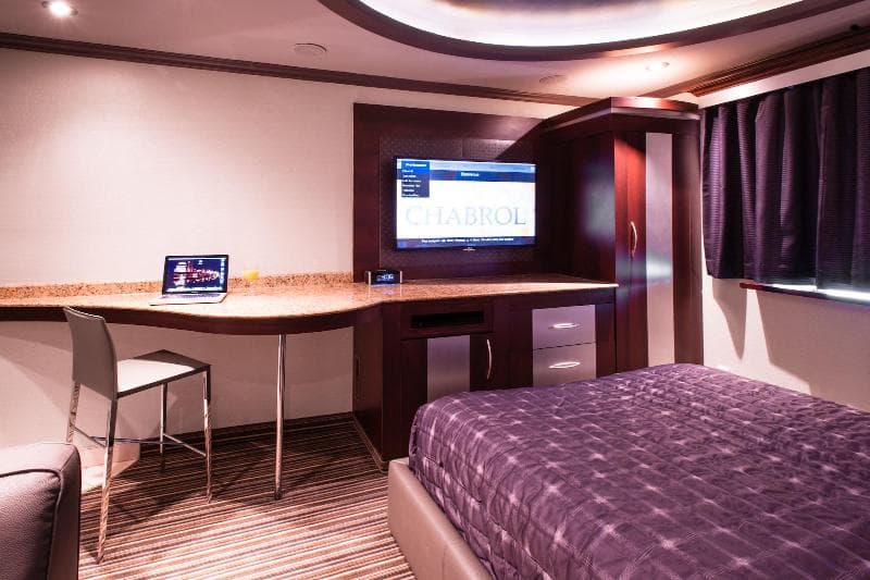 Le Chabrol Hotel & Suites 3