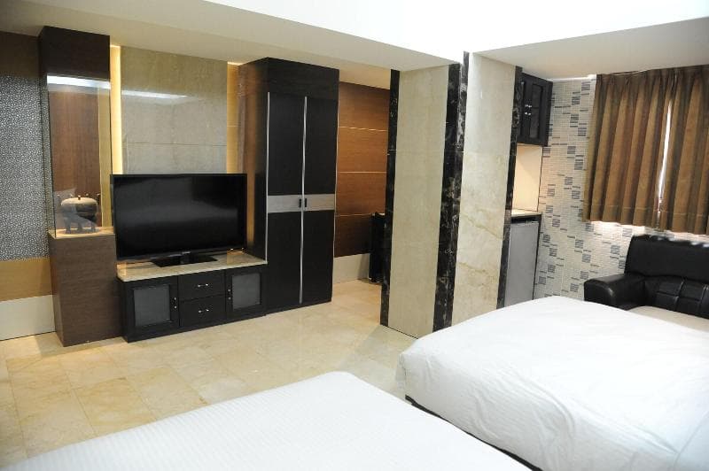 Michelle Hotel 5
