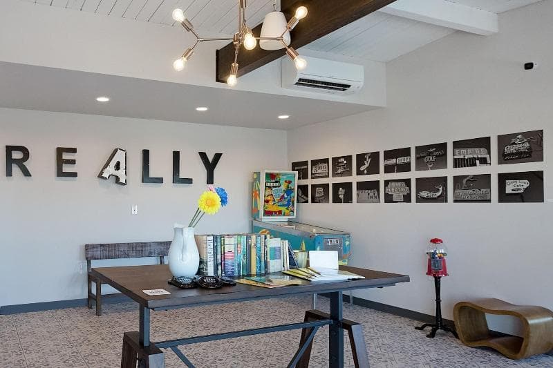Hotel Mccoy - Art Coffee Beer Wine 5