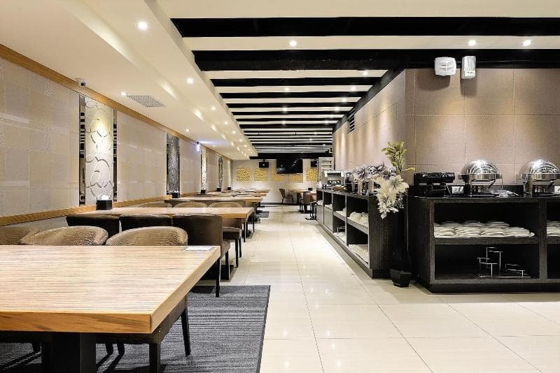 J Hotel 4
