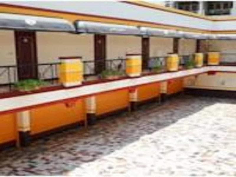 Shiny Seasons Motel 3