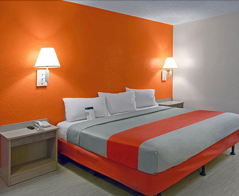 Motel 6 Detroit East Warren 3
