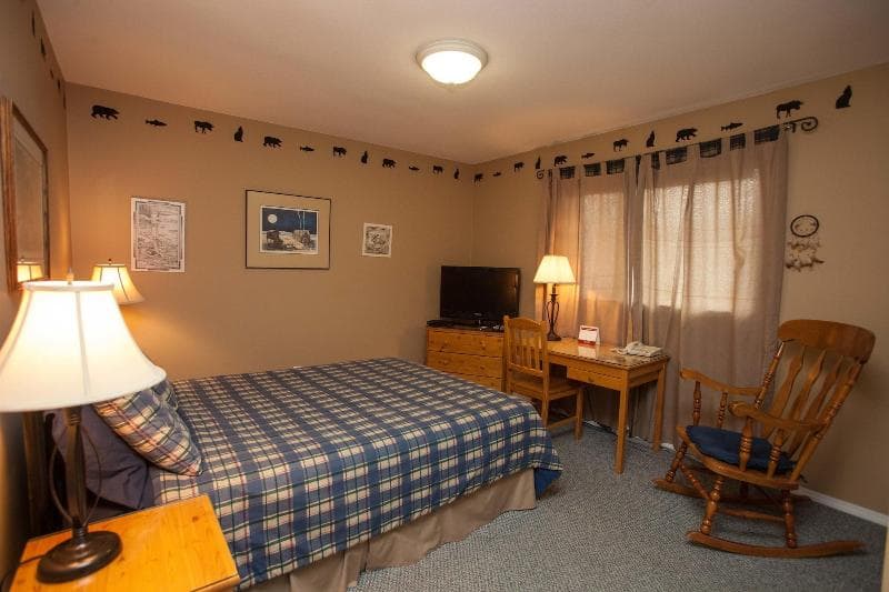 Midnight Sun Inn Bed And Breakfast 5