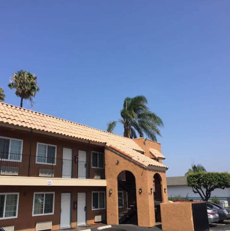 National Motel 5