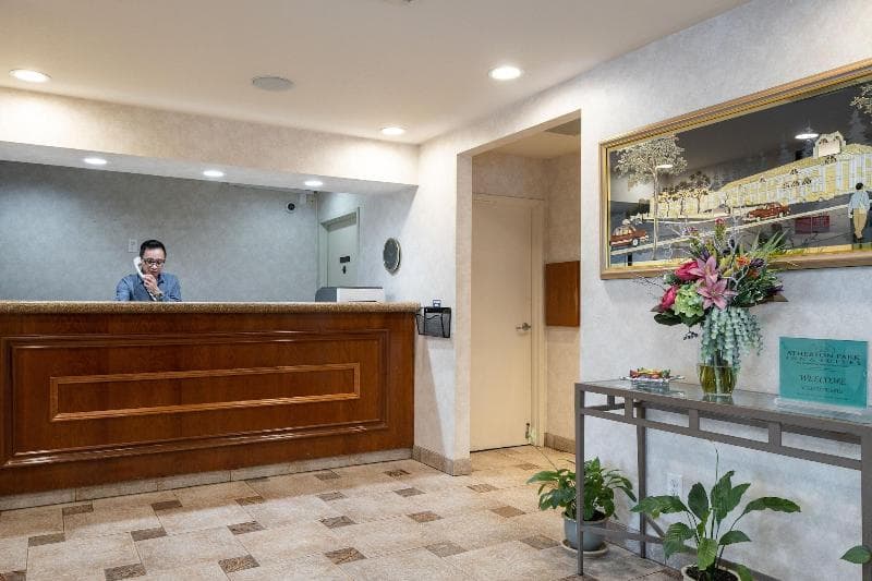 Atherton Park Inn & Suites 5
