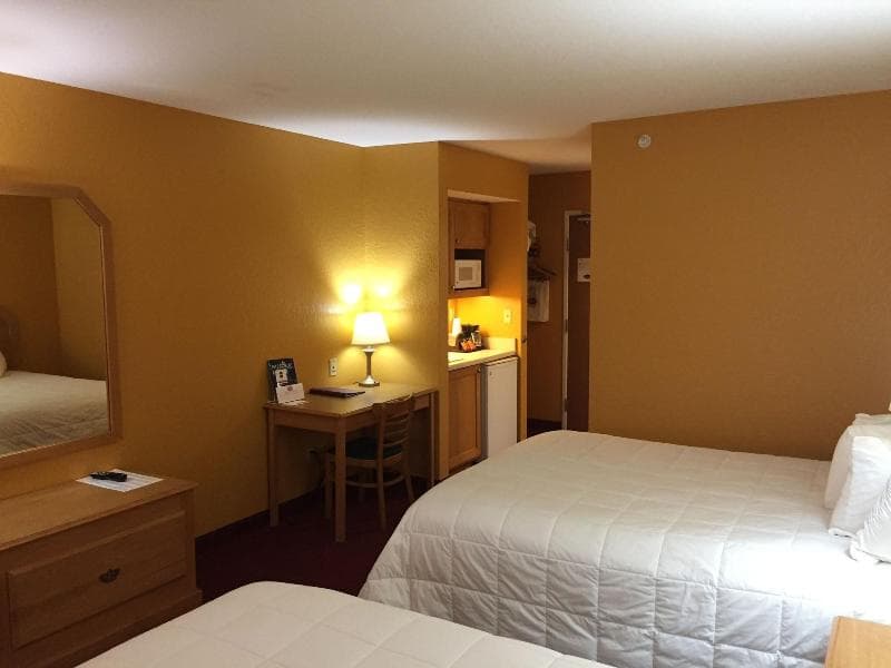 Parkfield Inn 3