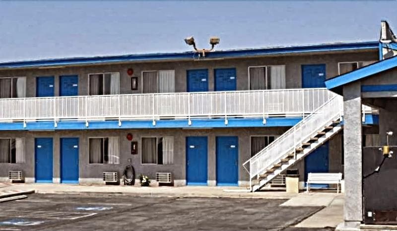 Devonshire Inn Motel 2
