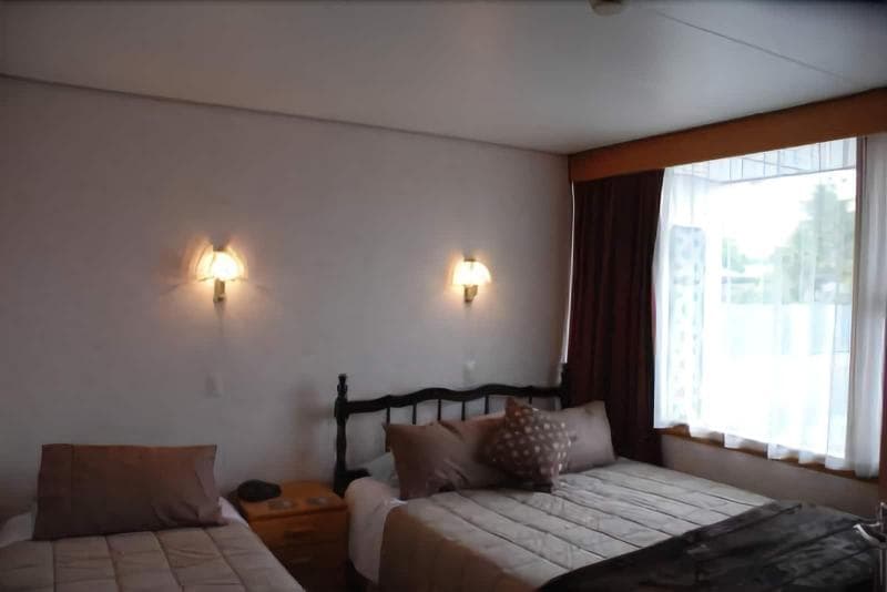 Charlton Motel main