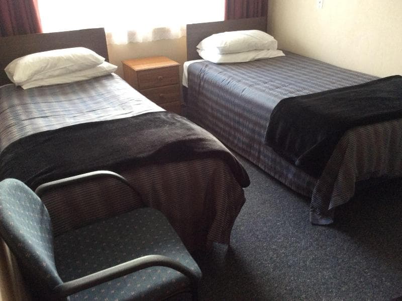 Charlton Motel 5