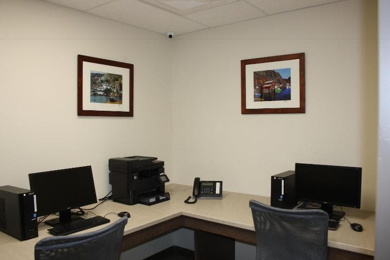Crossroads Inn & Suites main