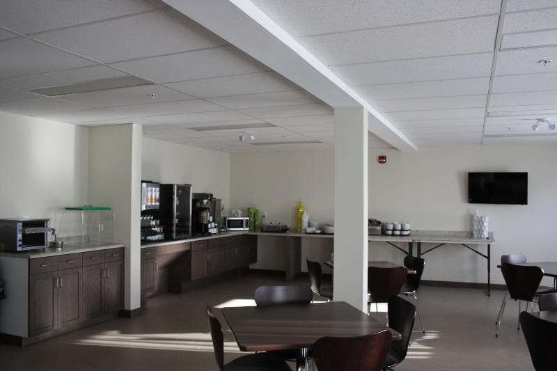 Crossroads Inn & Suites 3