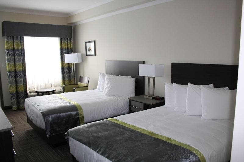 Crossroads Inn & Suites 4
