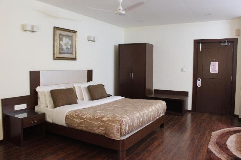 The Cindrella Hotel 5