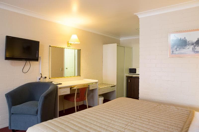 The Club Motel main