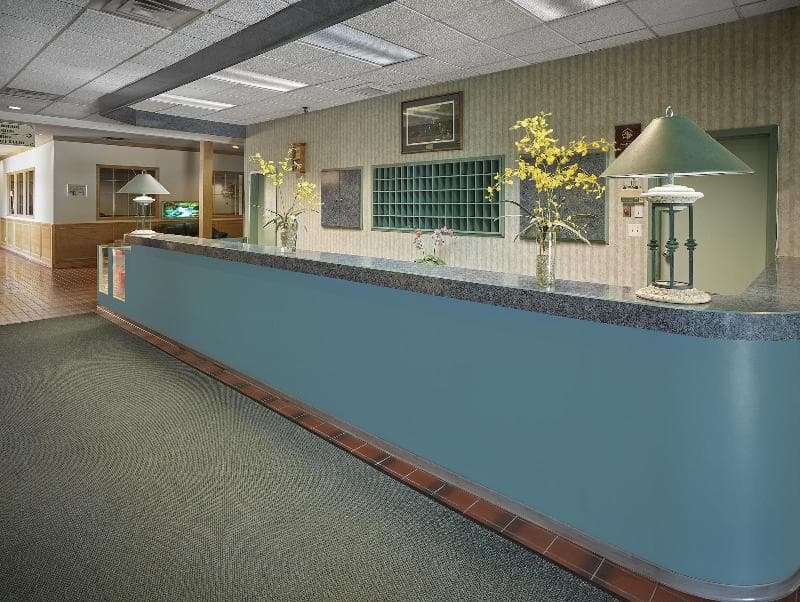 Crestwood Hotel 4