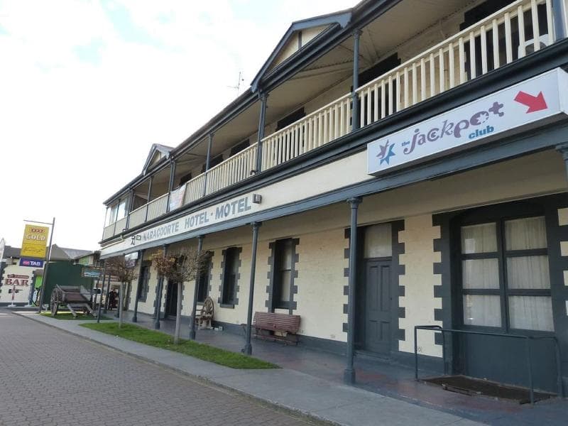 Naracoorte Hotel Motel 4