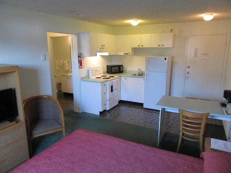 Lake Cowichan Lodge 4