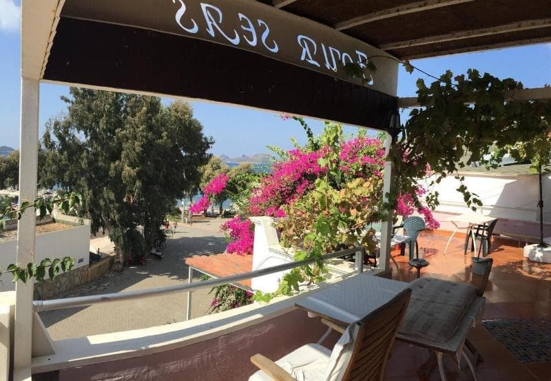 Four Seas Apart Hotel 3