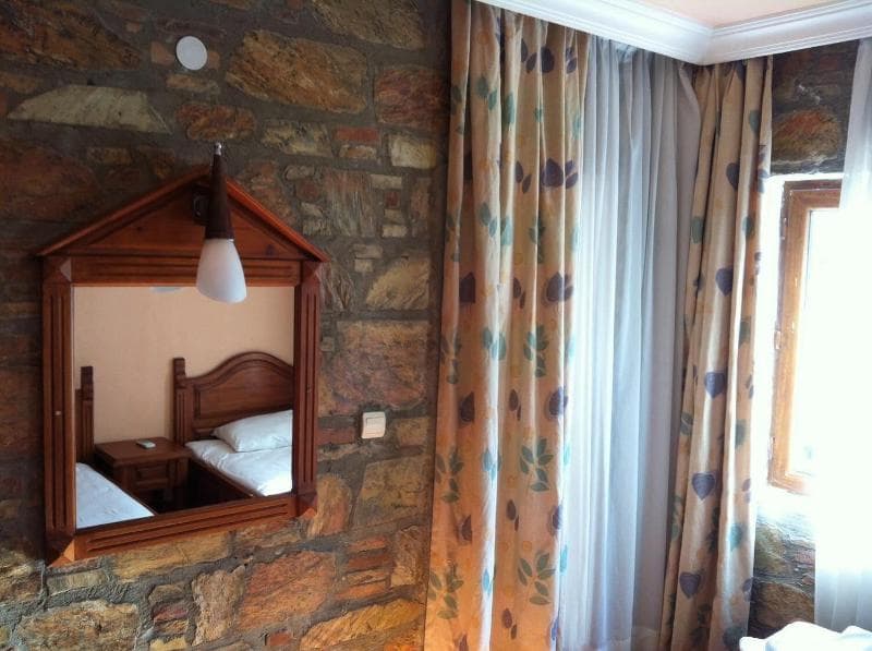 Four Seas Apart Hotel 5