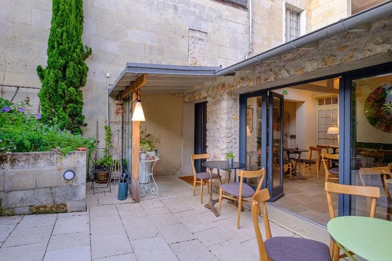 Hotel De Biencourt 5