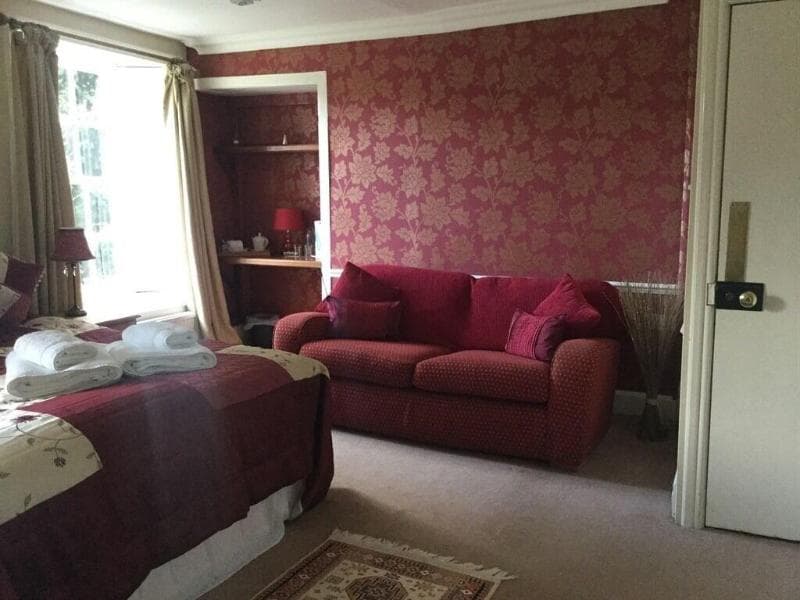 The Coachman Inn main