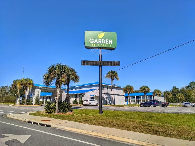 Garden Inn & Suites 4