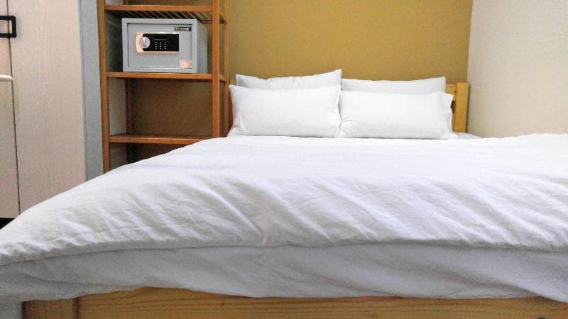 Nuts Hotel 3