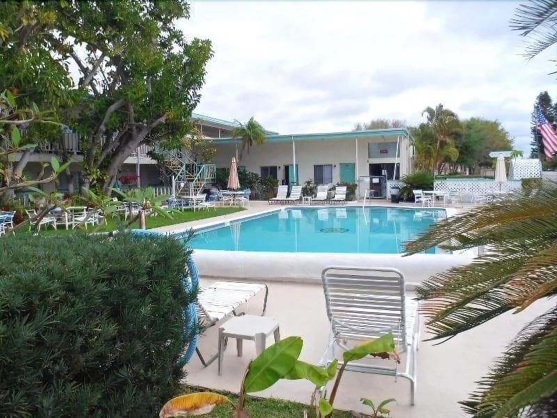 Malibu Resort Motel 5