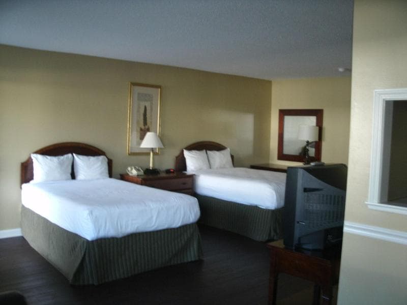 The Admiralty Suites & Inn Memphis Millington 3