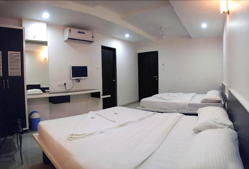 Hotel Sai Bansi 3