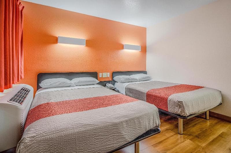 Motel 6 Conroe 4