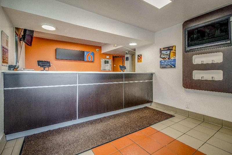 Motel 6 Conroe 3