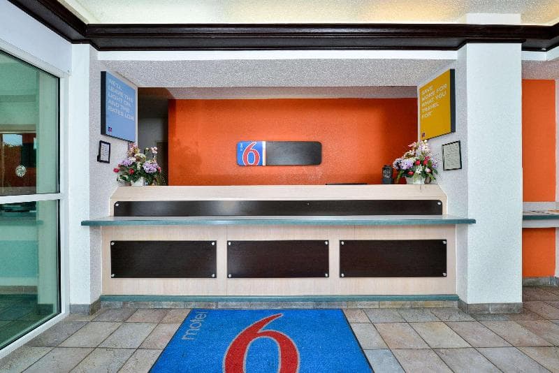 Motel 6 4