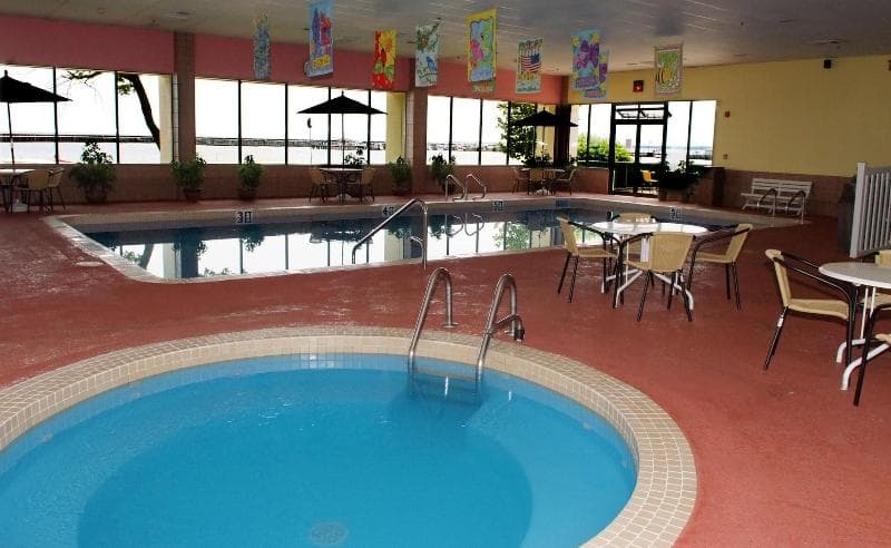 Tawas Bay Beach Resort 3