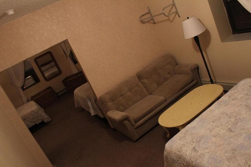 Cosmopolitan Hotel 4