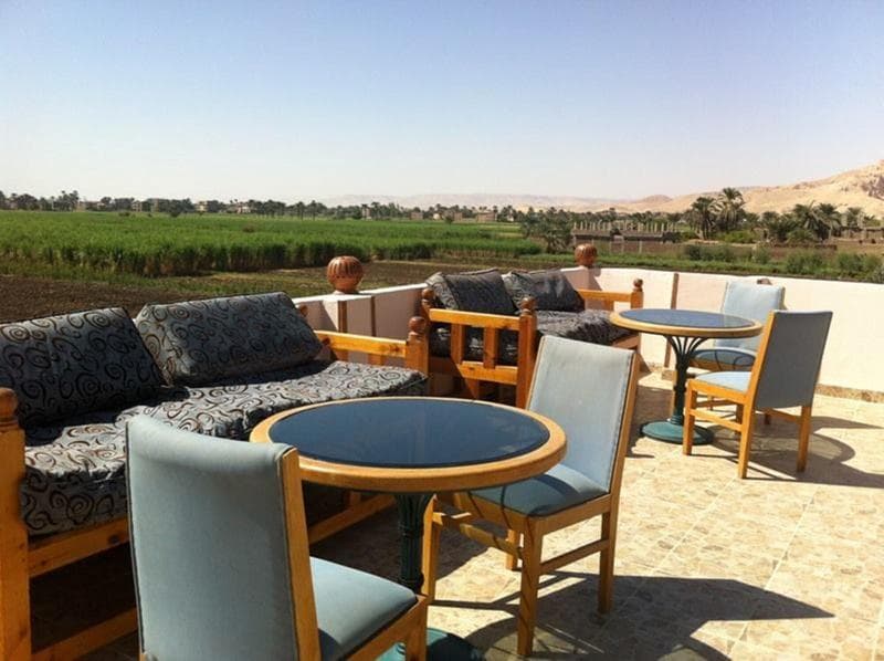 New Memnon Hotel photo 1