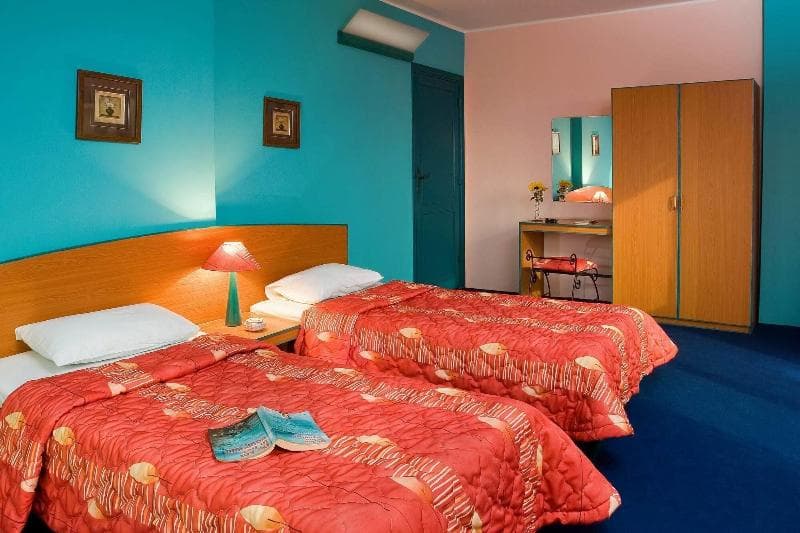 Invitation Hotel 5