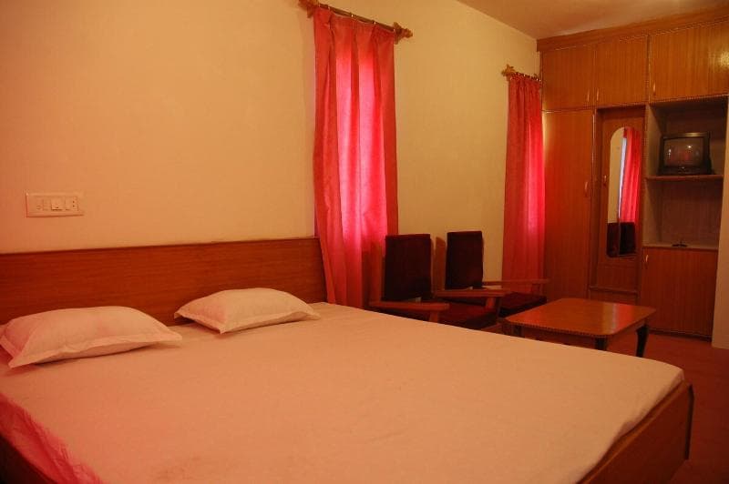 Hotel Sadaf 4