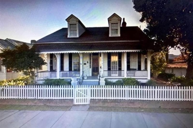 Riverboat Bed & Breakfast 5