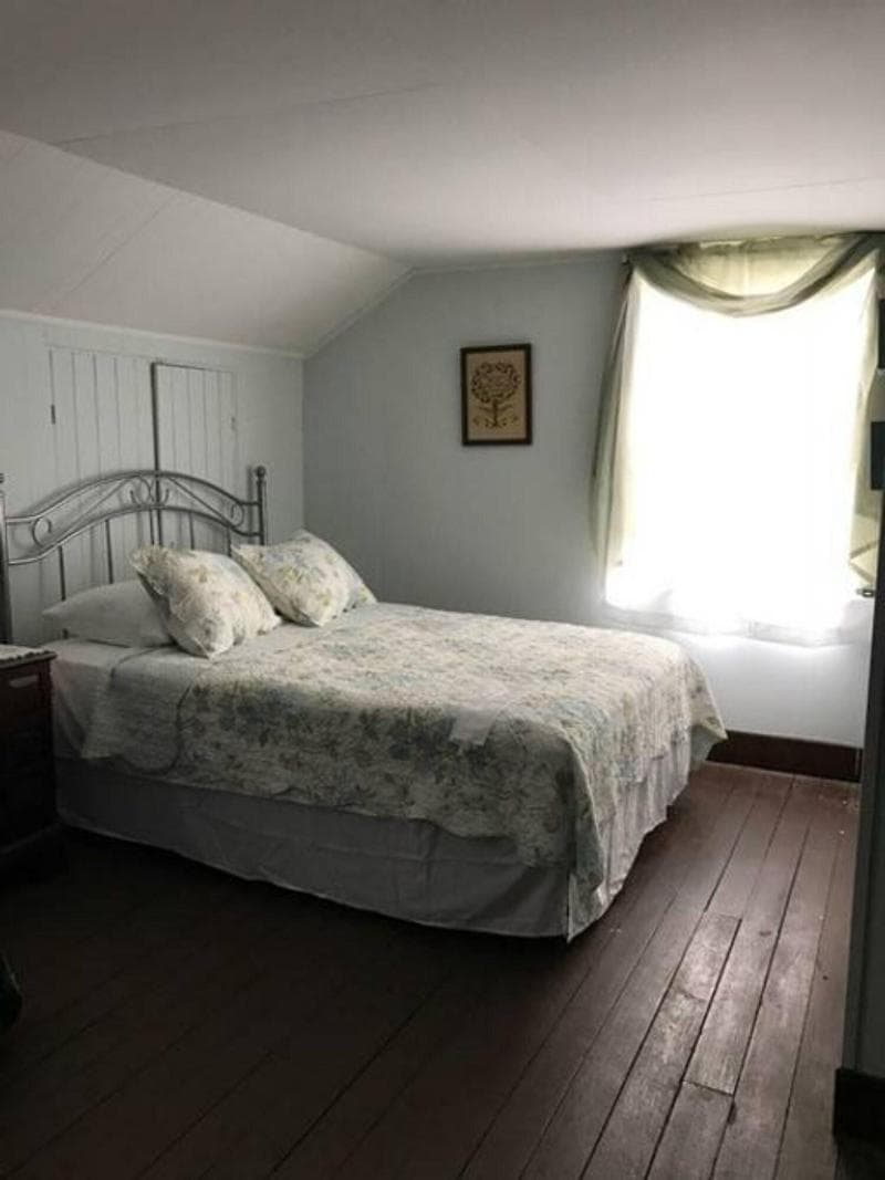 Riverboat Bed & Breakfast 3