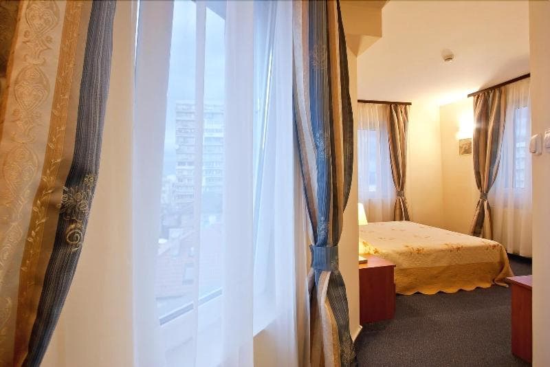 Hotel Cheap photo 1