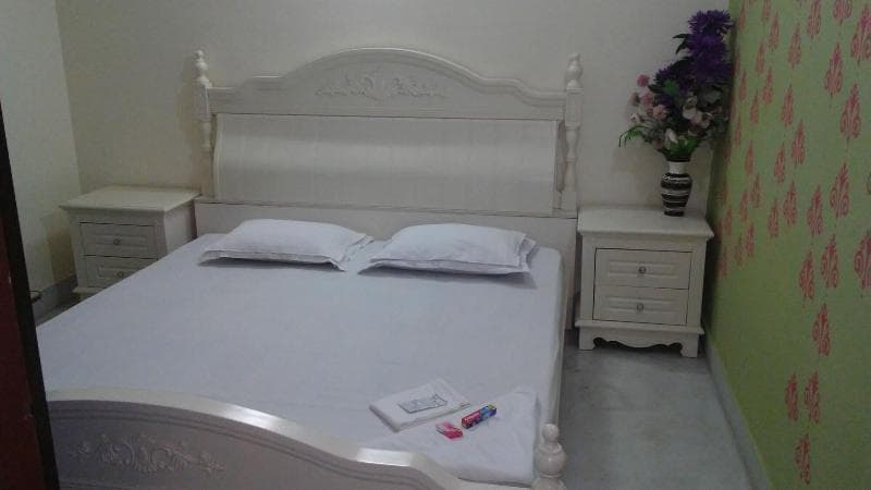 Royal Guest House 3
