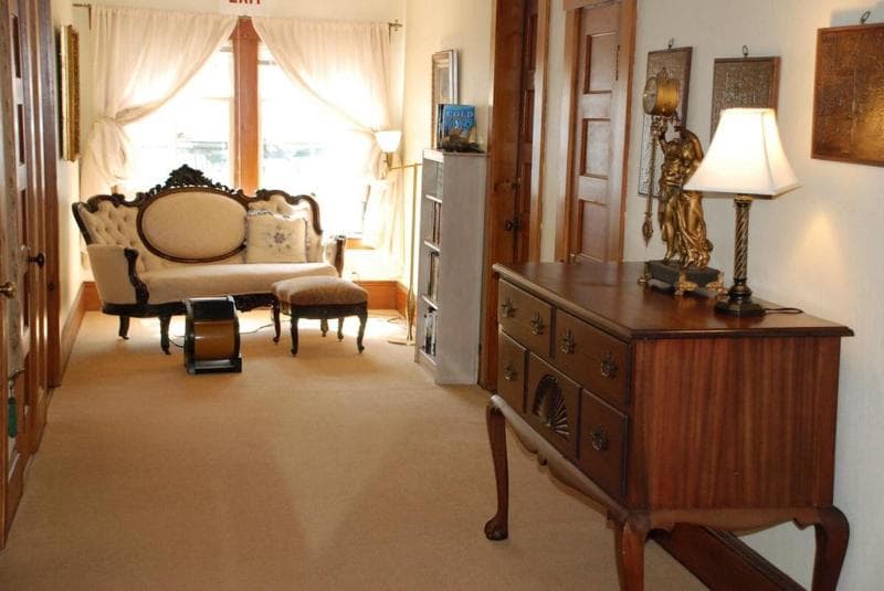 Follansbee Inn 4