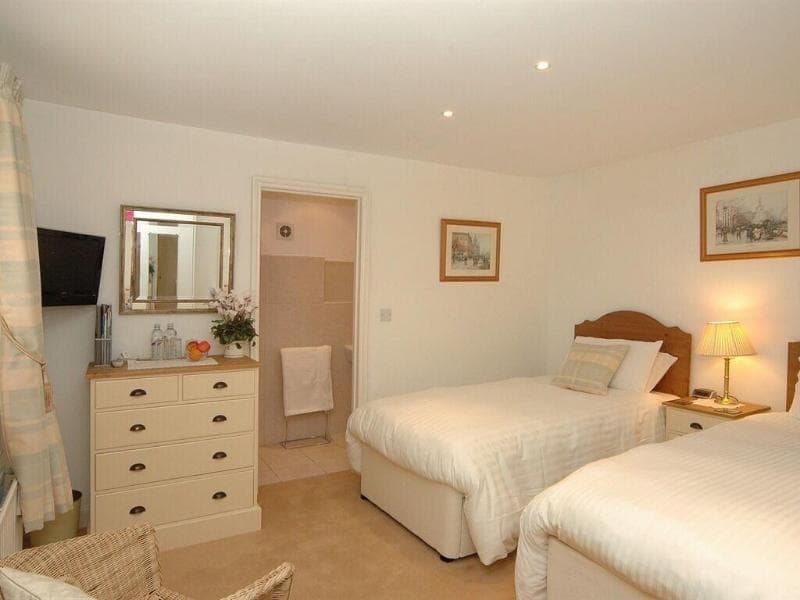 Endeavour House photo 1