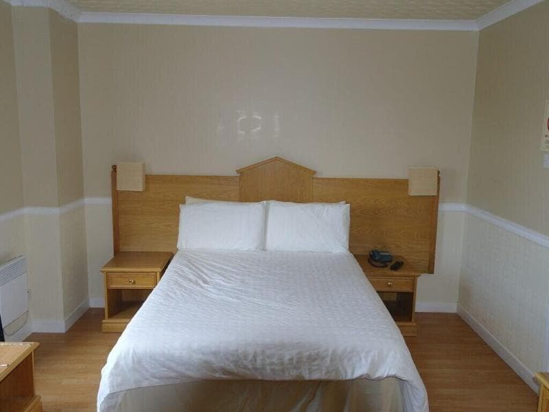 Gleniffer Hotel 3